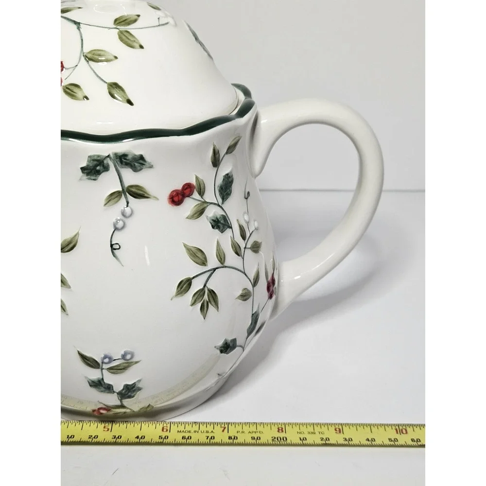 Pfaltzgraff Winterberry Sculpted Teapot Ceramic Holly Berry 109-A13-00 8in 4 Cup